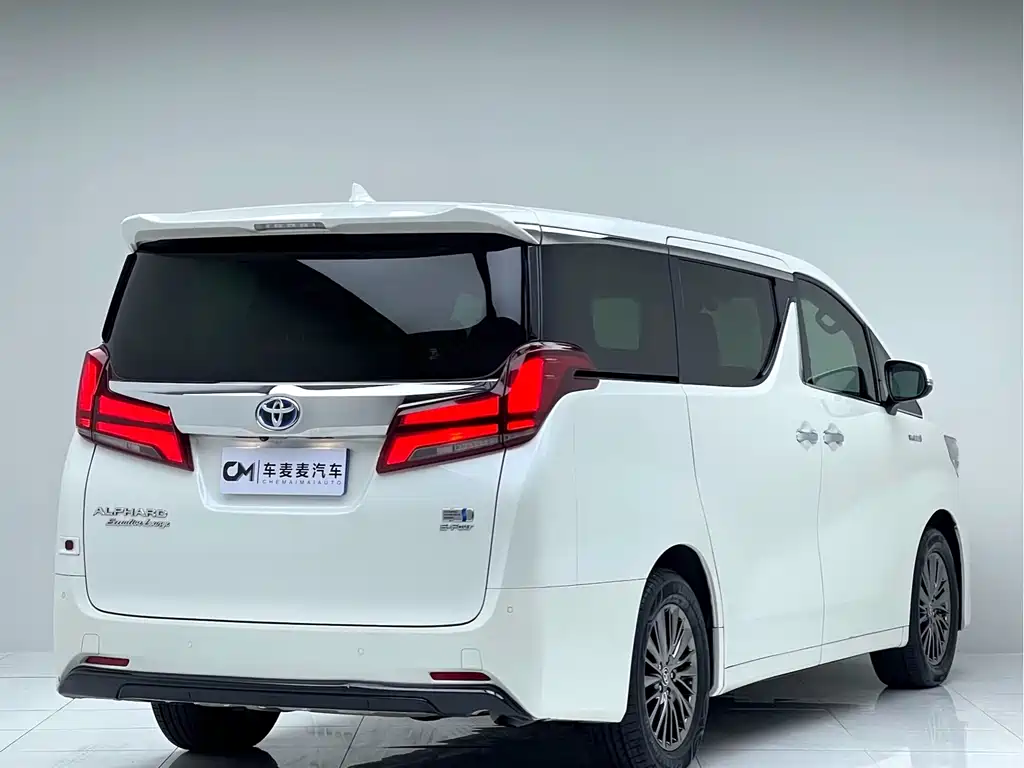 Toyota Alphard — миниатюра 3