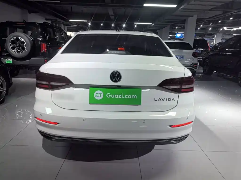 Volkswagen Lavida — миниатюра 6