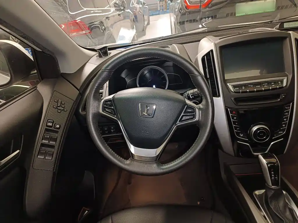 Luxgen U6 — миниатюра 11