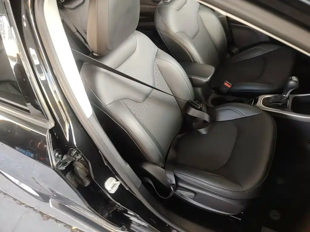 Jeep Compass — миниатюра 25