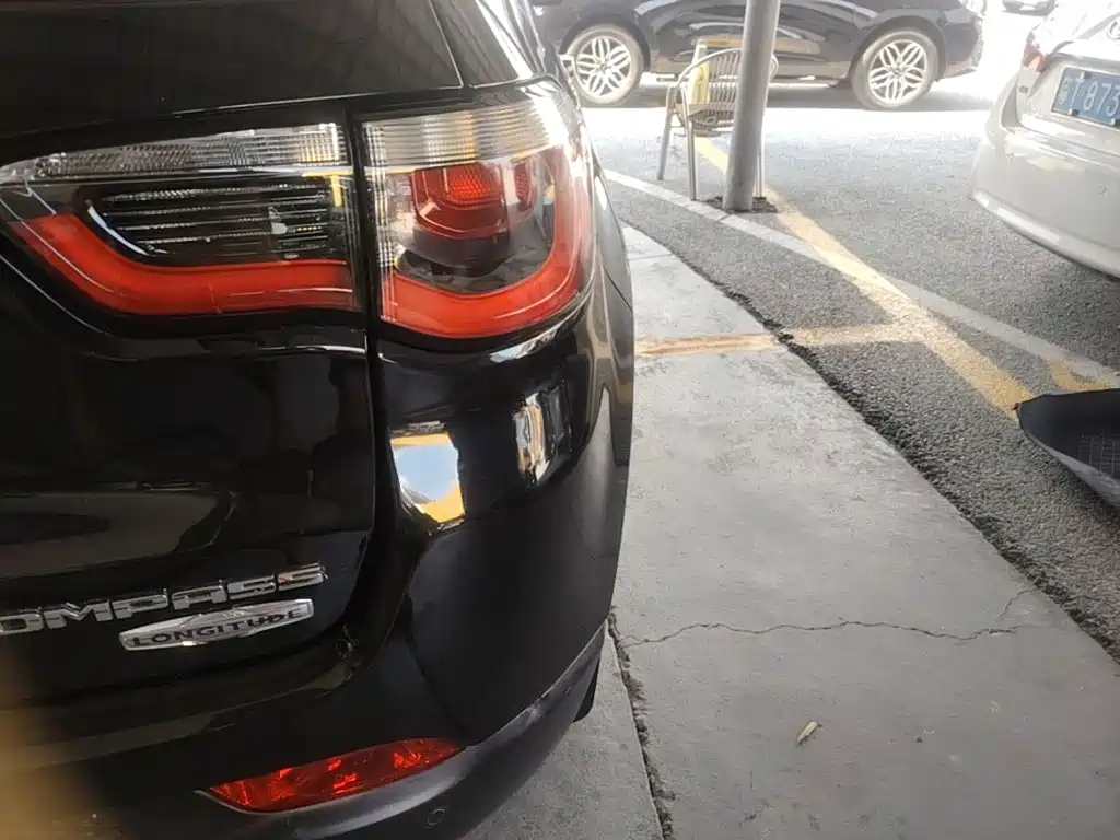 Jeep Compass — миниатюра 8