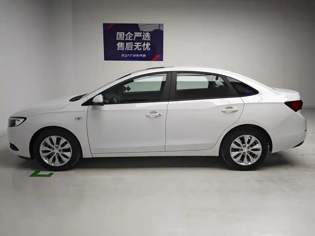 Buick Excelle — миниатюра 9