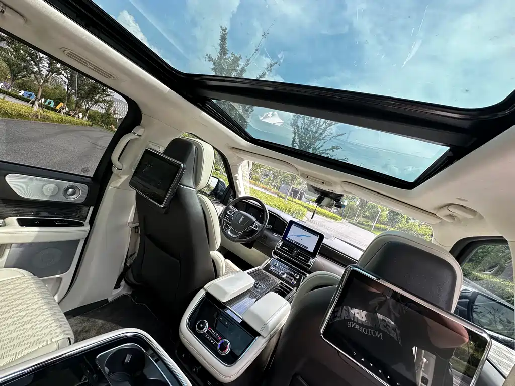 Lincoln Navigator — миниатюра 12