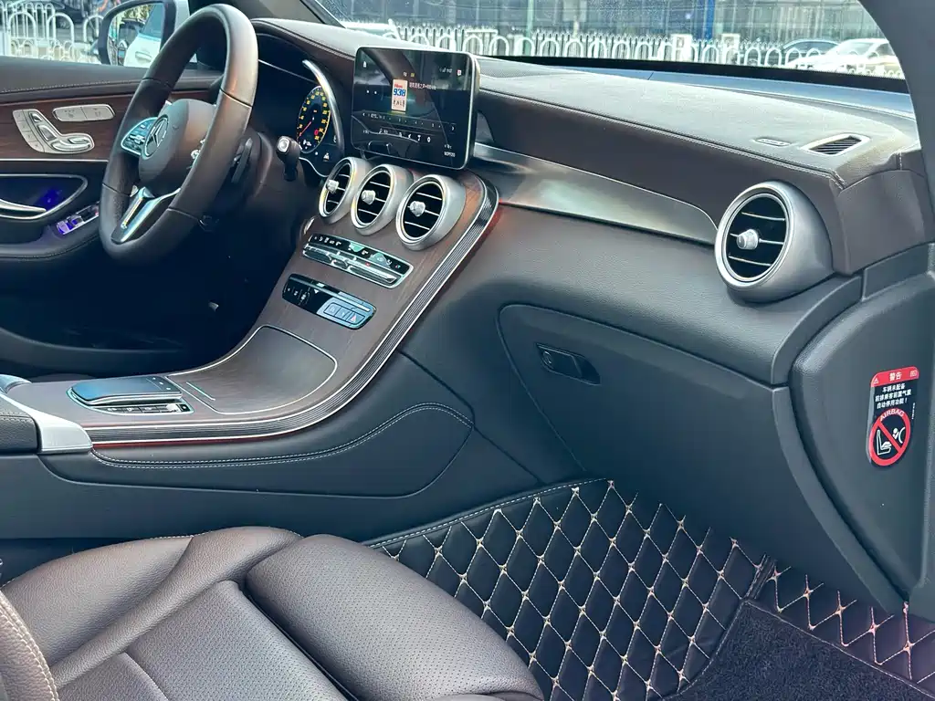 Mercedes-Benz GLC — миниатюра 12