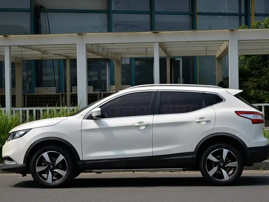 Nissan Qashqai 2017 2.0L CVT Smart V