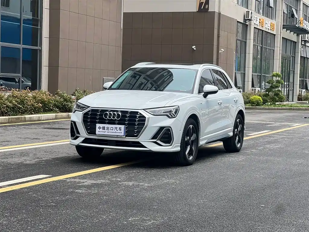 Купить Audi Q3