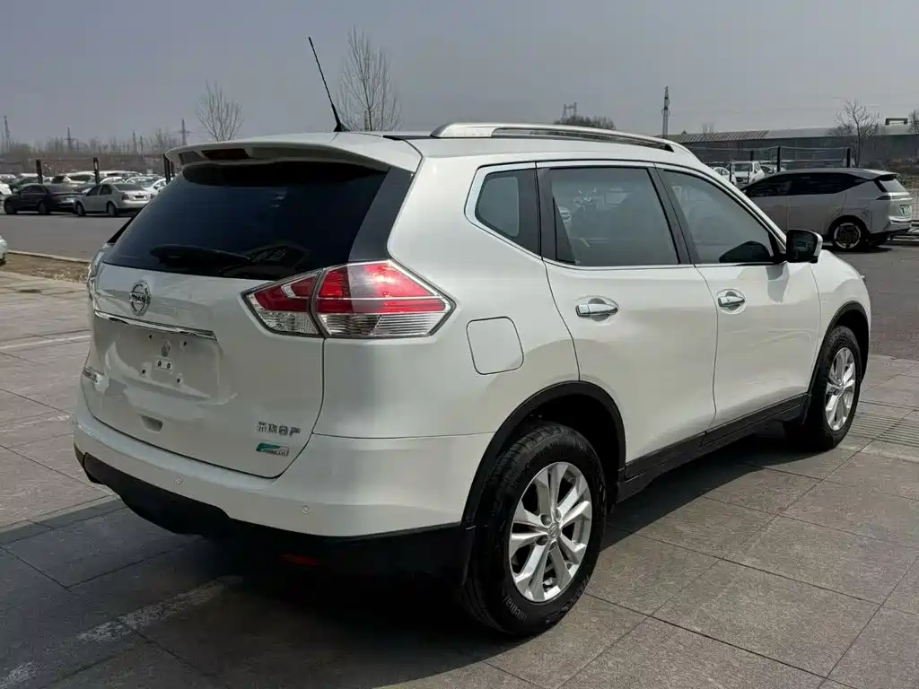 Nissan X-Trail 2014 2.0L CVT Comfort 2WD
