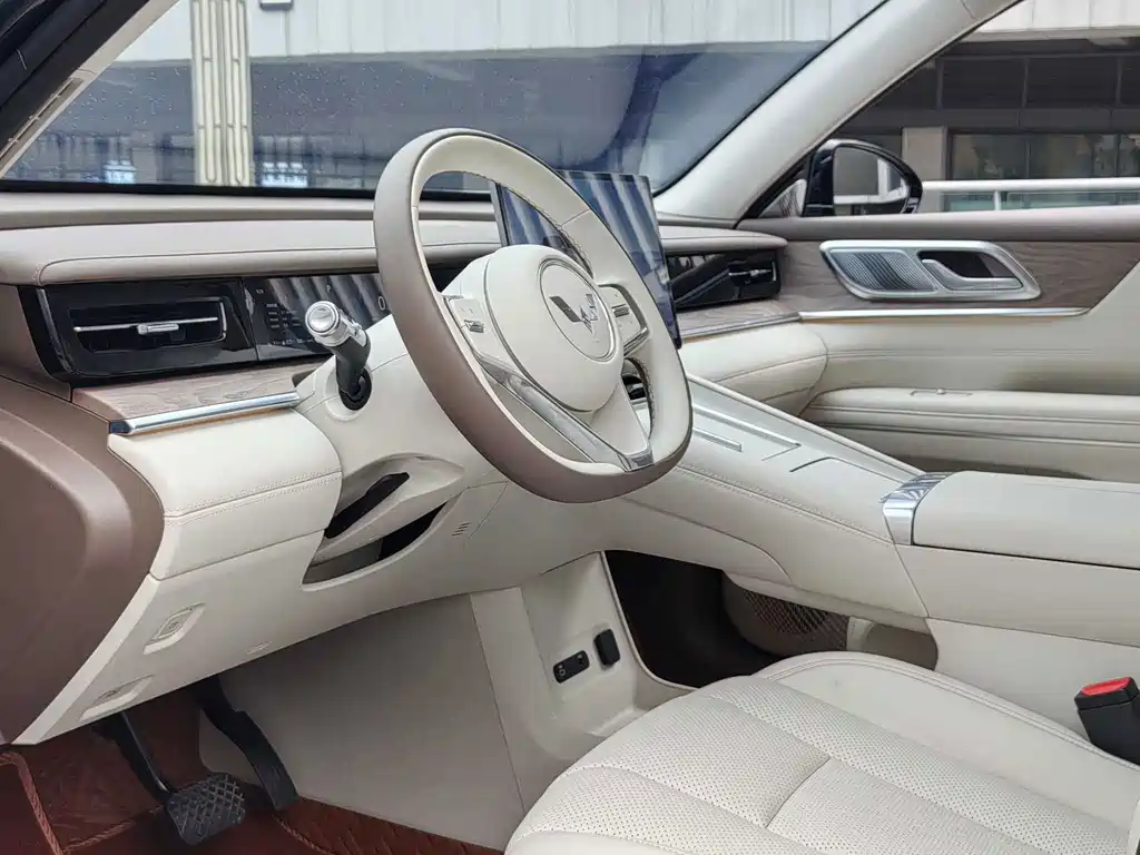 Wuling Xingguang L — миниатюра 8
