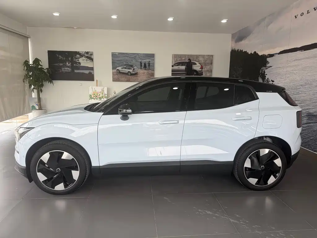 Volvo EX30 — миниатюра 2