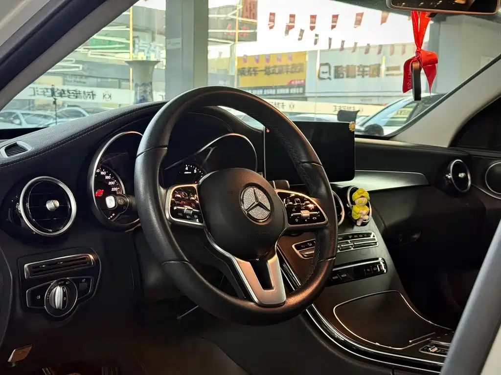 Mercedes-Benz C-Class — миниатюра 17