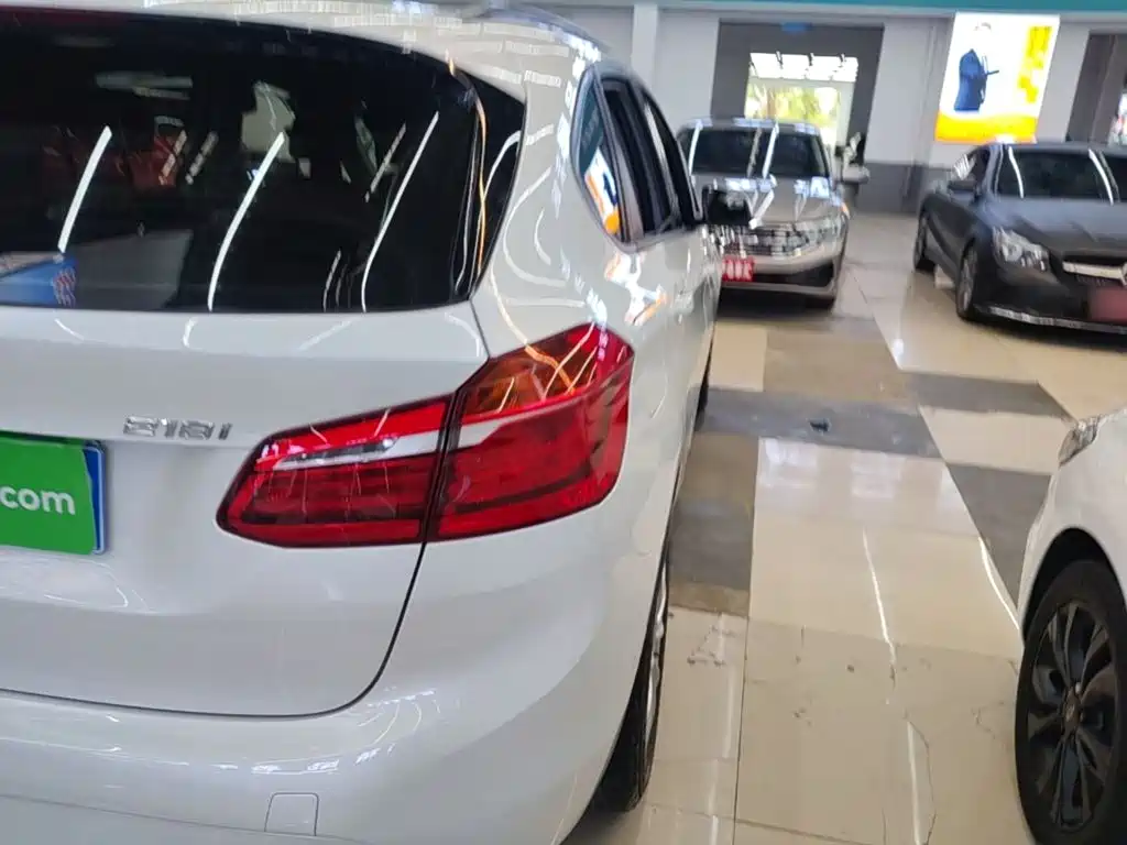 BMW 2 Series Active Tourer — миниатюра 24