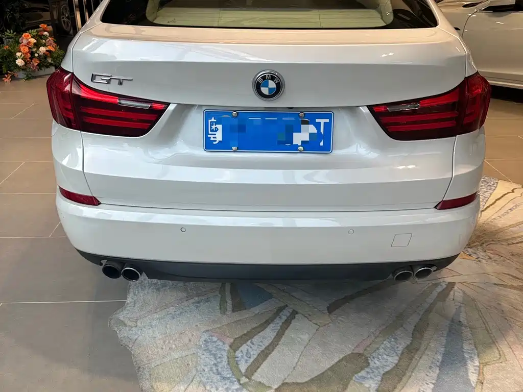 BMW 5 Series GT — миниатюра 9
