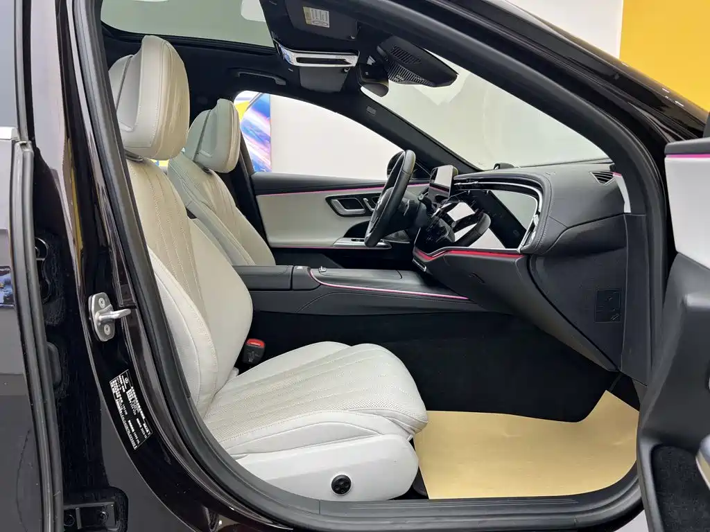Mercedes-Benz E-Class — миниатюра 20