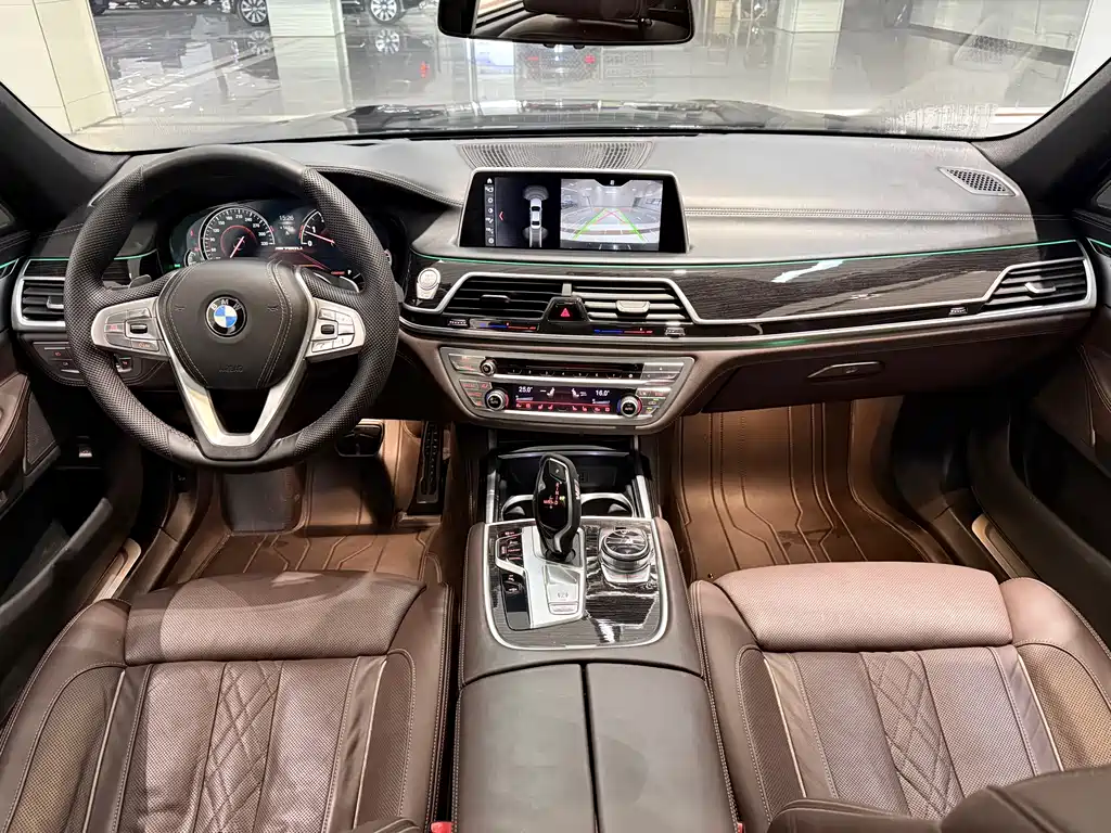 BMW 7 SERIES
