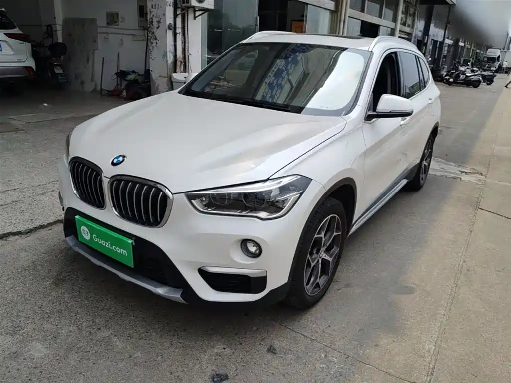 Купить BMW X1