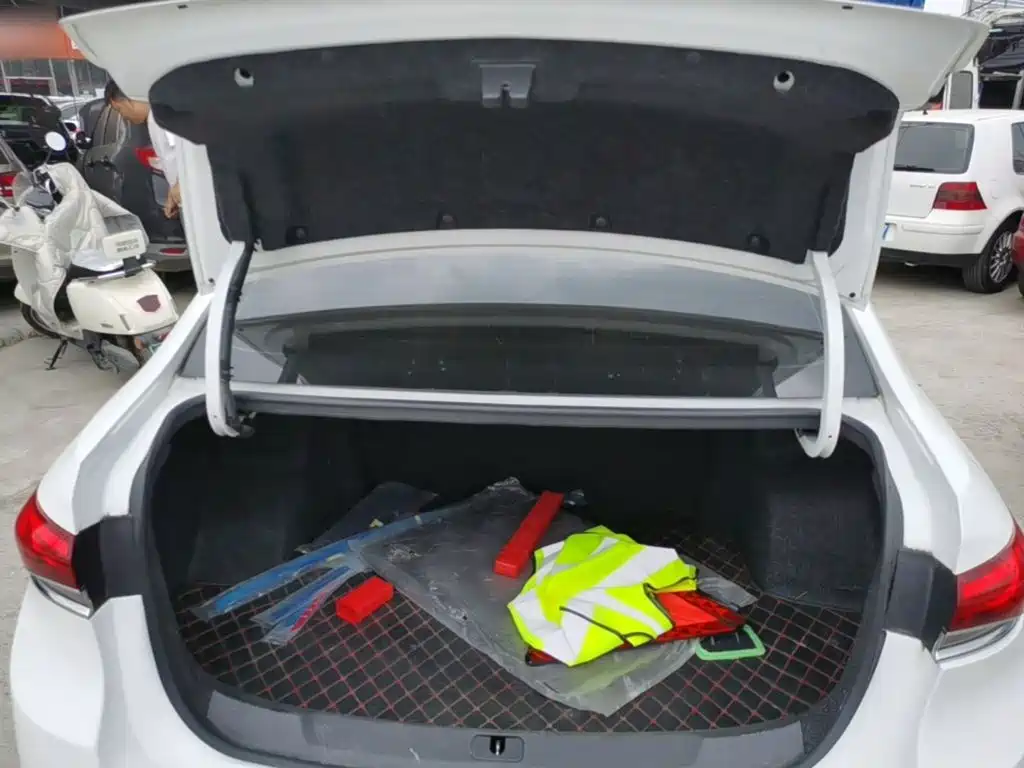 Buick Excelle — миниатюра 19