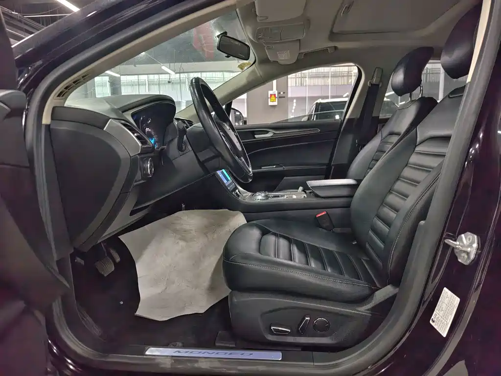 Ford Mondeo — миниатюра 7