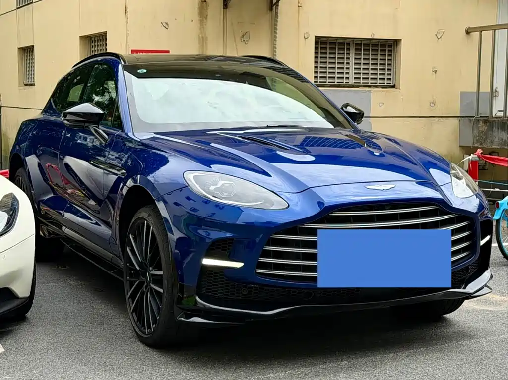 Aston Martin DBX 2023 4.0T V8 707