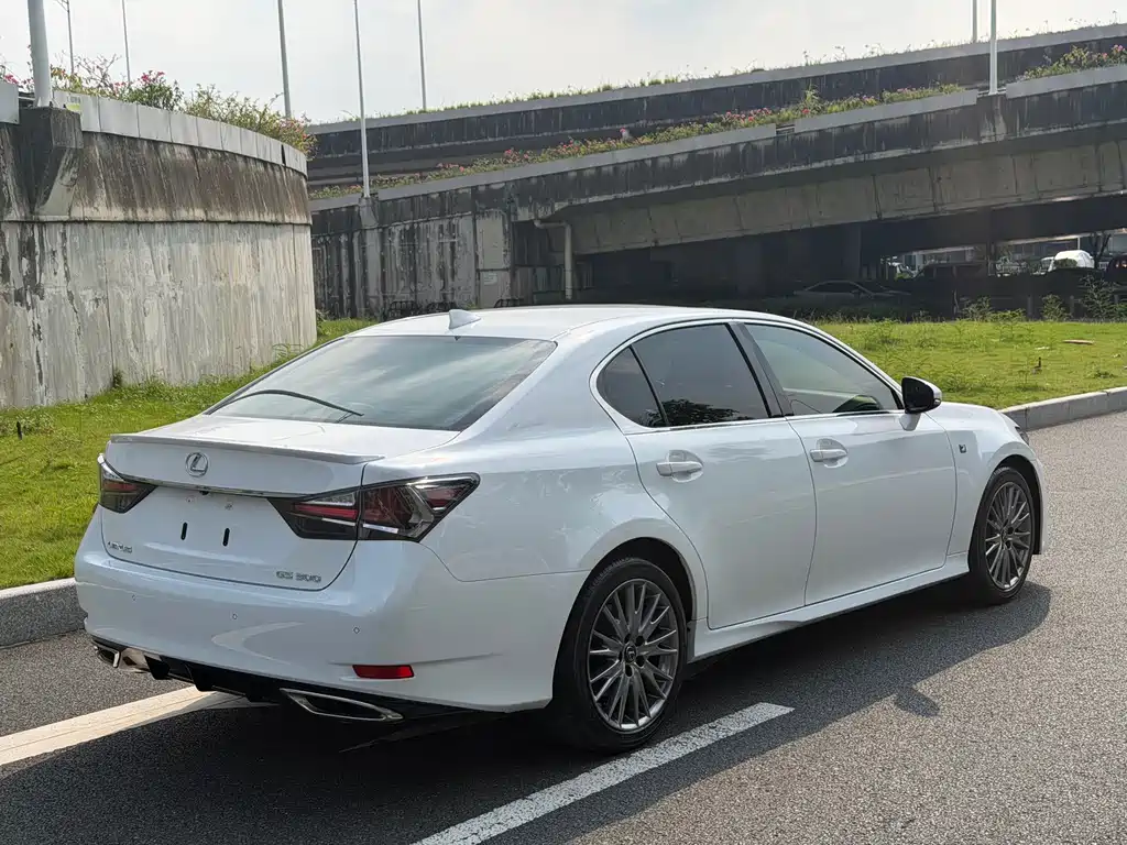 Lexus GS — миниатюра 17