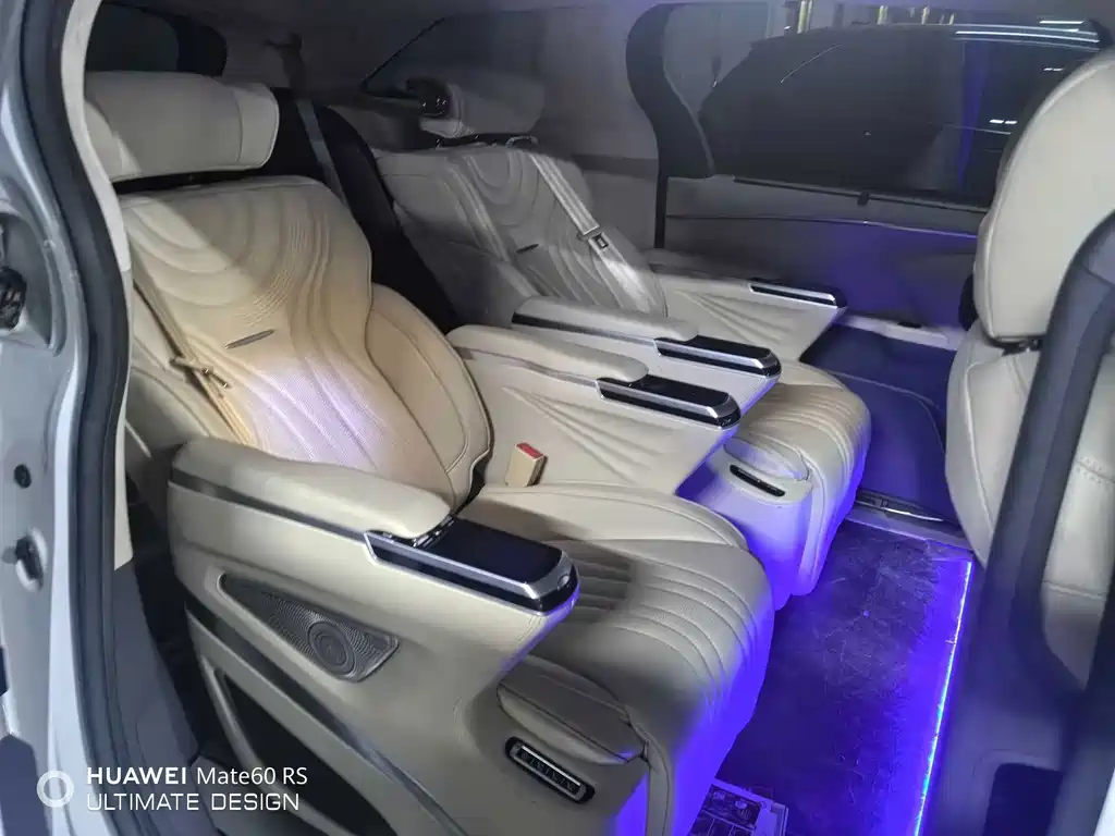 Toyota Sienna — миниатюра 5