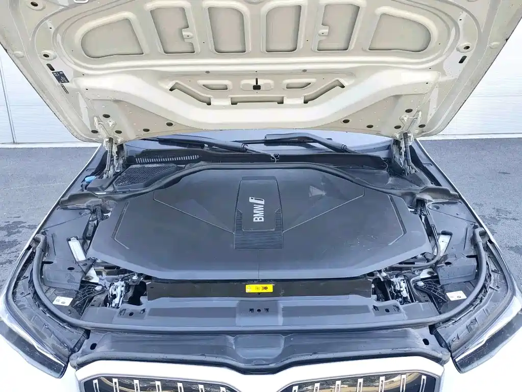 BMW i5 — миниатюра 13