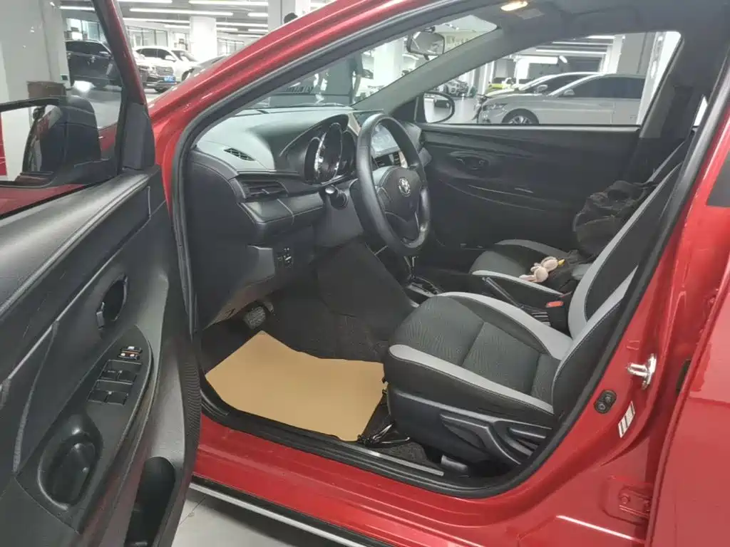 Toyota Yaris L — миниатюра 16