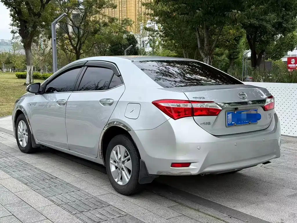Toyota Corolla — миниатюра 10