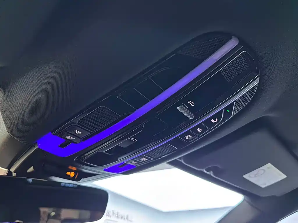 Porsche Cayenne — миниатюра 15