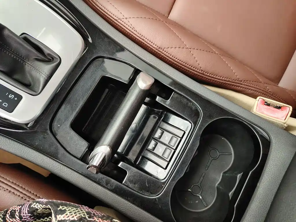 Ford Max — миниатюра 6