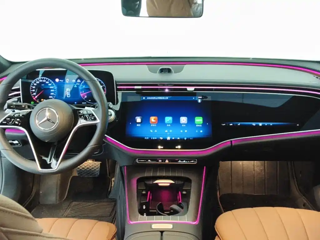 Mercedes-Benz E-Class — миниатюра 10