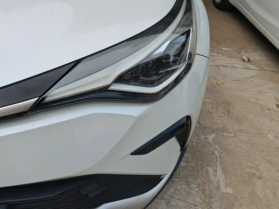 Toyota IZOA — миниатюра 5