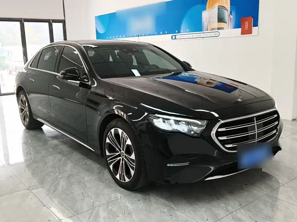Mercedes-Benz E-Class — миниатюра 4