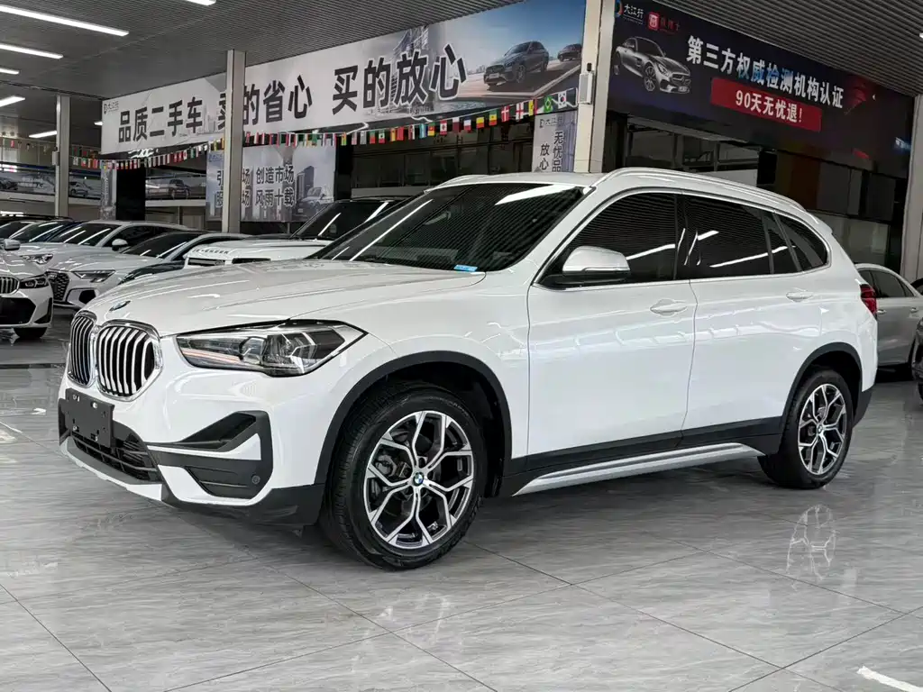 Купить BMW X1