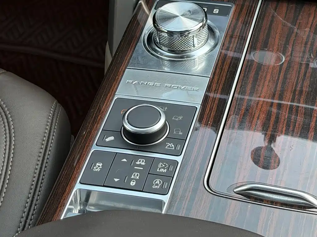 Land Rover Range Rover — миниатюра 16