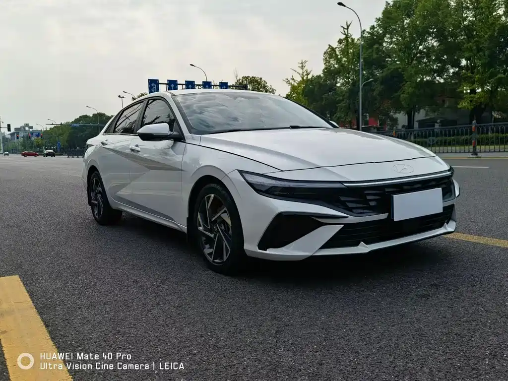 Hyundai Elantra — миниатюра 3