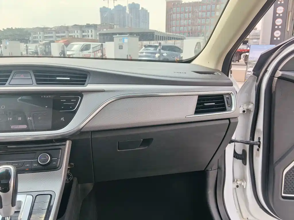 Geely Emgrand GL — миниатюра 13