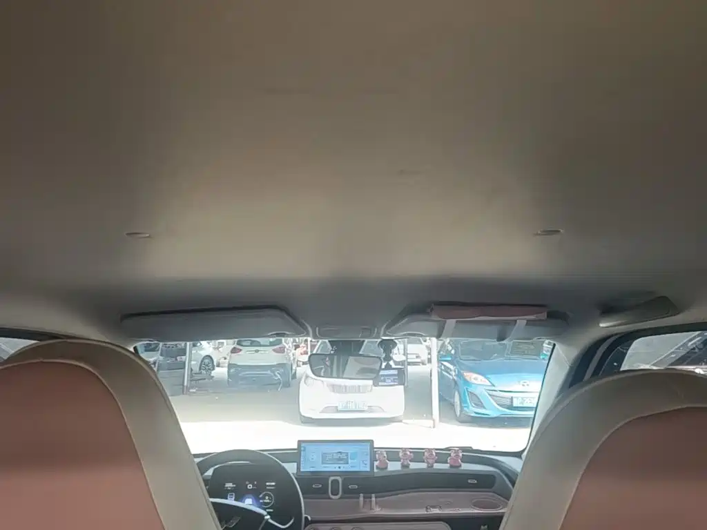 Wuling MINIEV — миниатюра 18