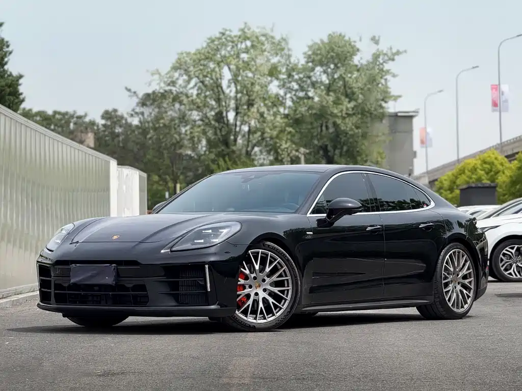 Porsche Panamera 2025