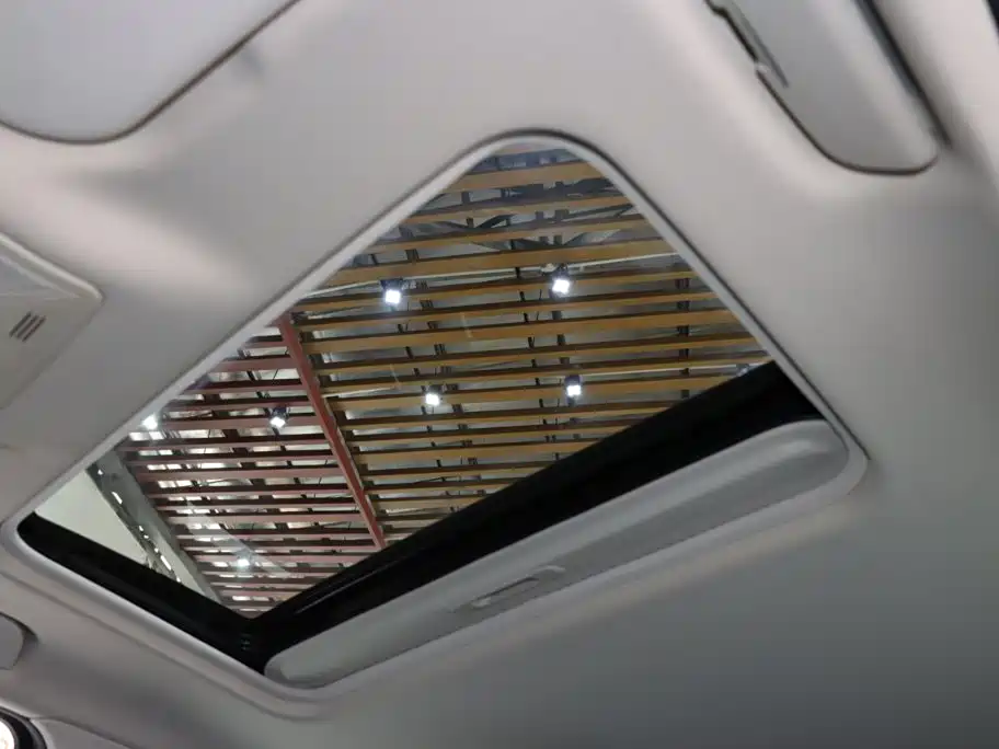 Hongqi Hongqi H5 — миниатюра 16
