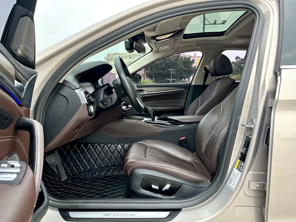 BMW 5 Series New Energy — миниатюра 10
