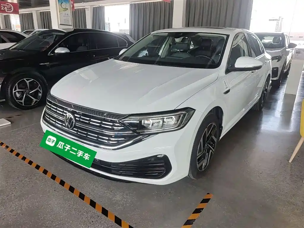 Купить Volkswagen Sagitar