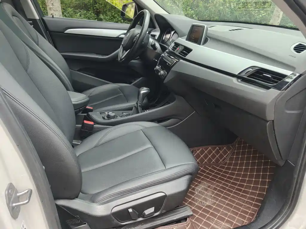 BMW X1 — миниатюра 10