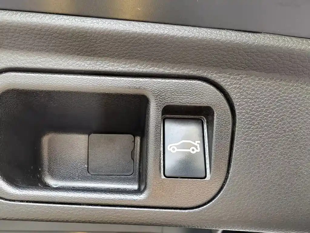 GAC Motor Trumpchi M6 — миниатюра 9