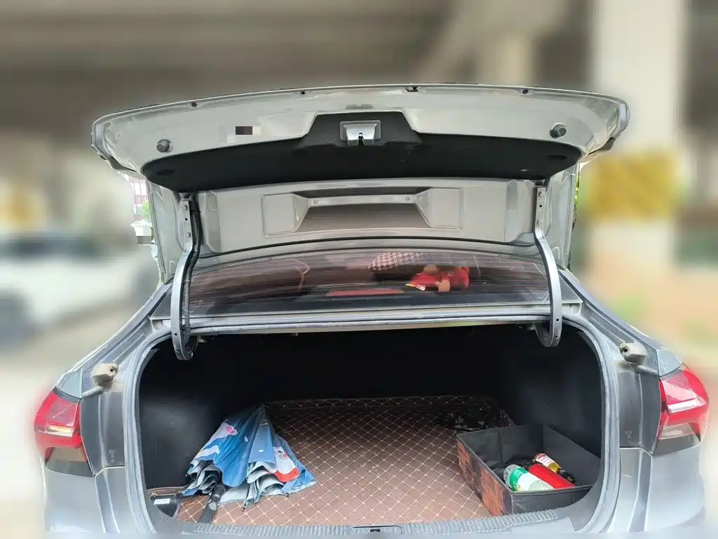 Roewe i5 — миниатюра 10