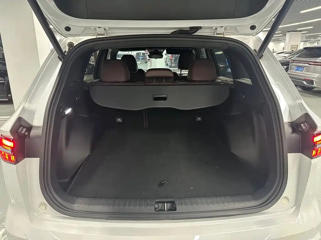 Geely Xingyue L — миниатюра 15