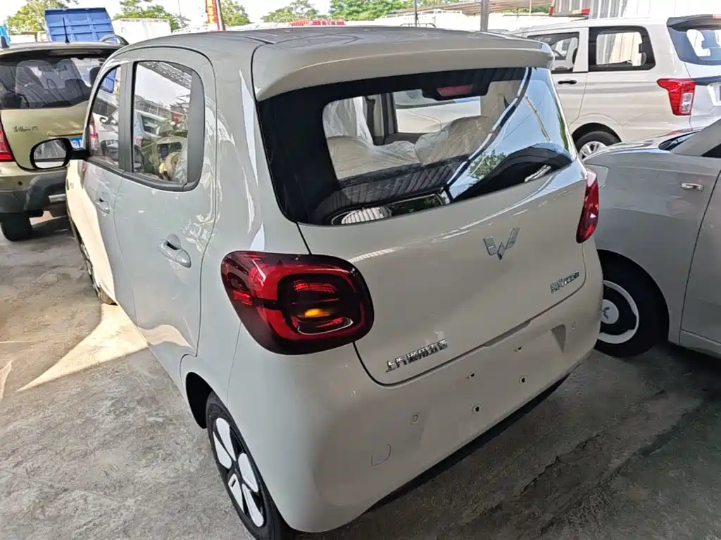 Wuling MINIEV — миниатюра 5