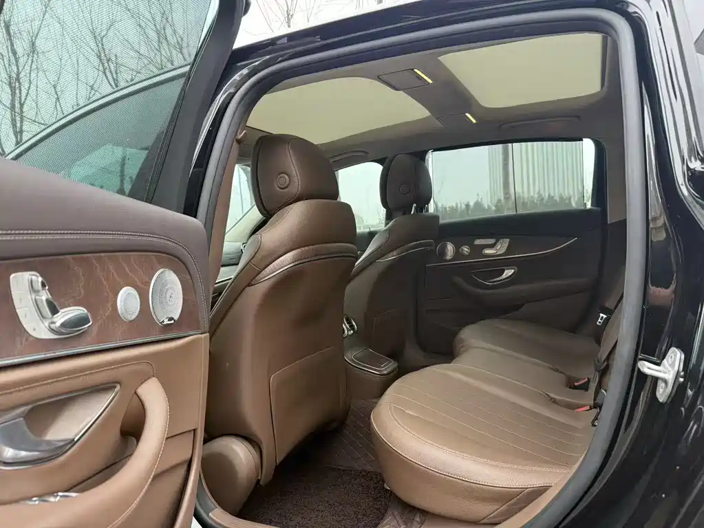 MERCEDES-BENZ E CLASS