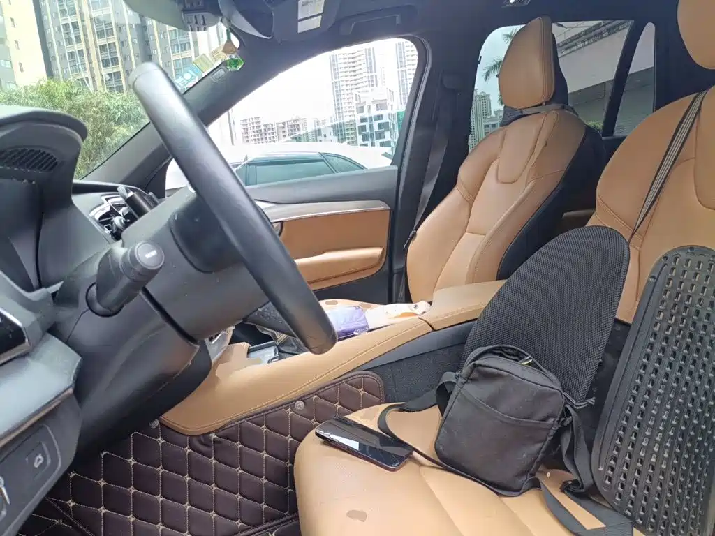 Volvo XC90 — миниатюра 16