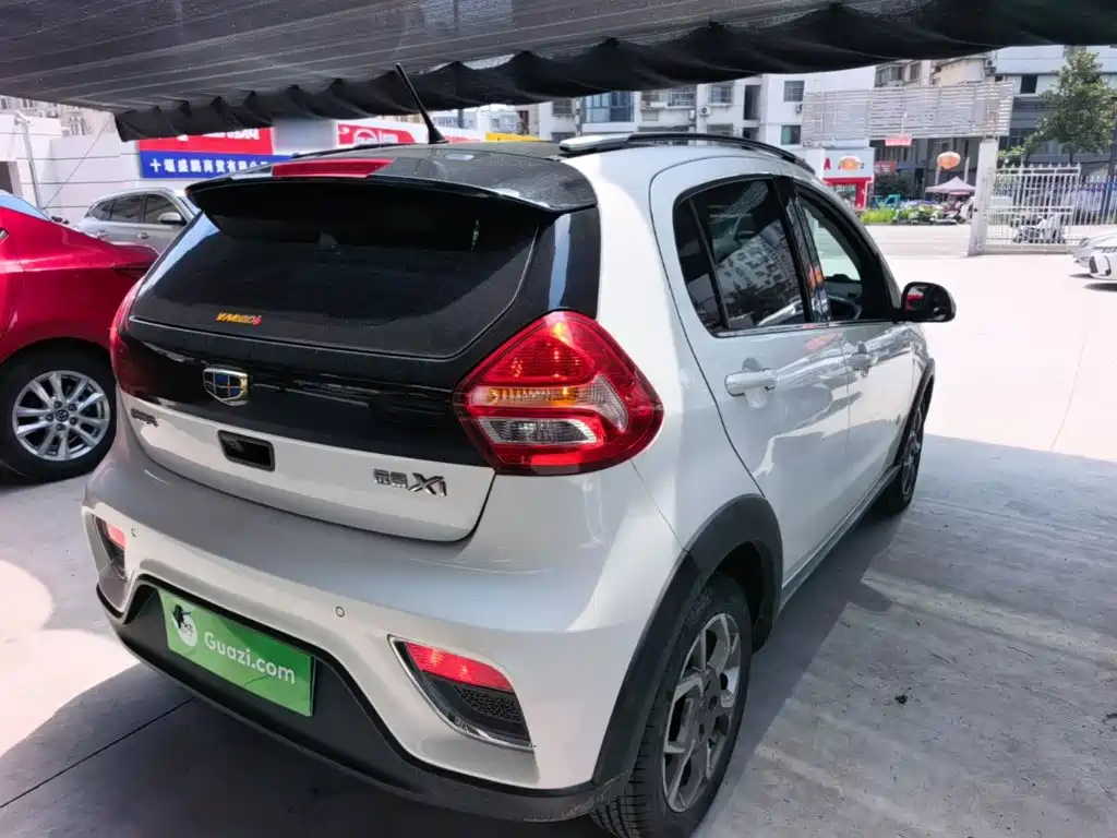 Geely Vision X1 — миниатюра 7