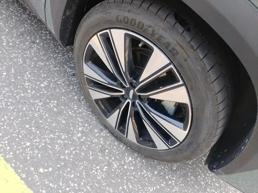 Geely Boyue L — миниатюра 24